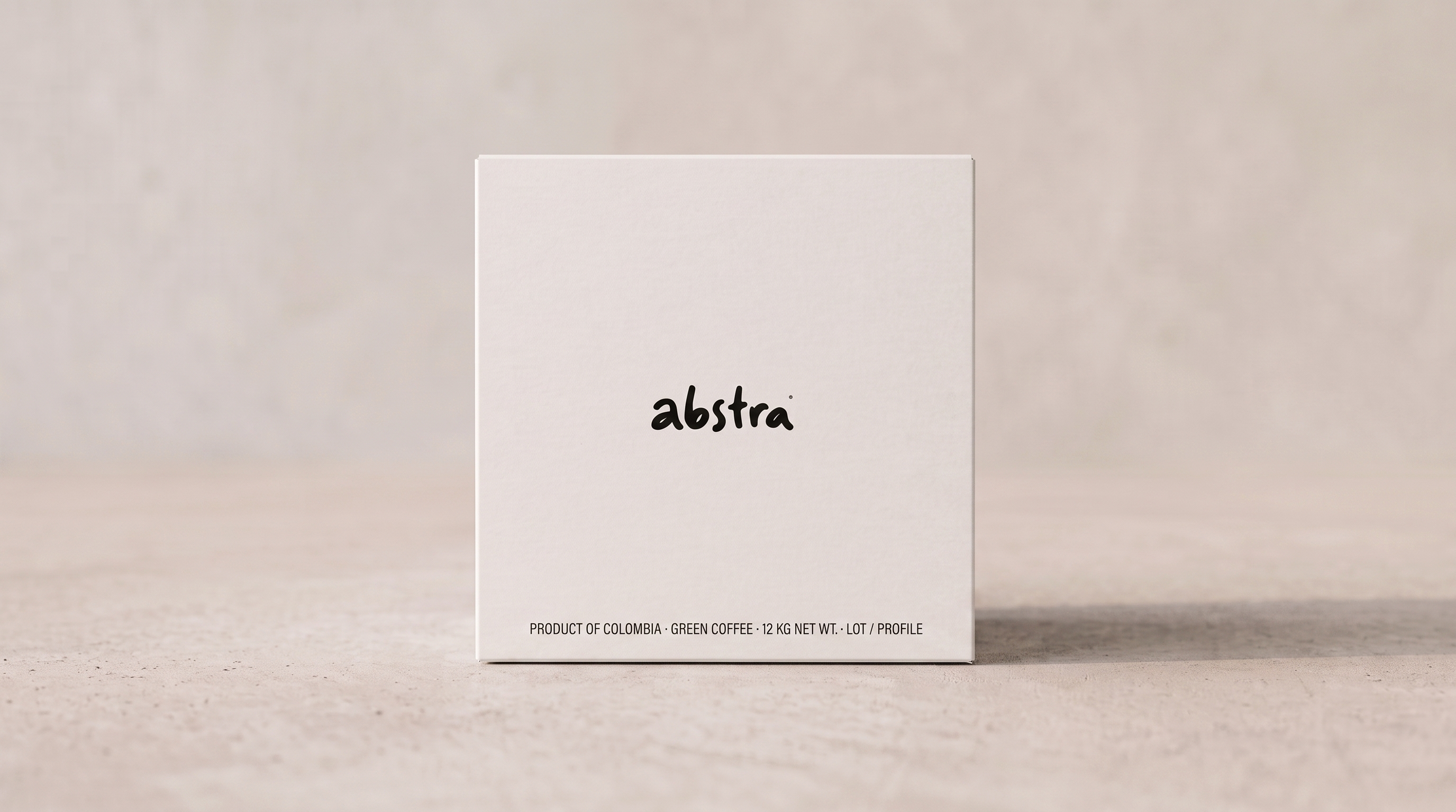 Abstra 12 kg green coffee box, warm white, photographed straight on